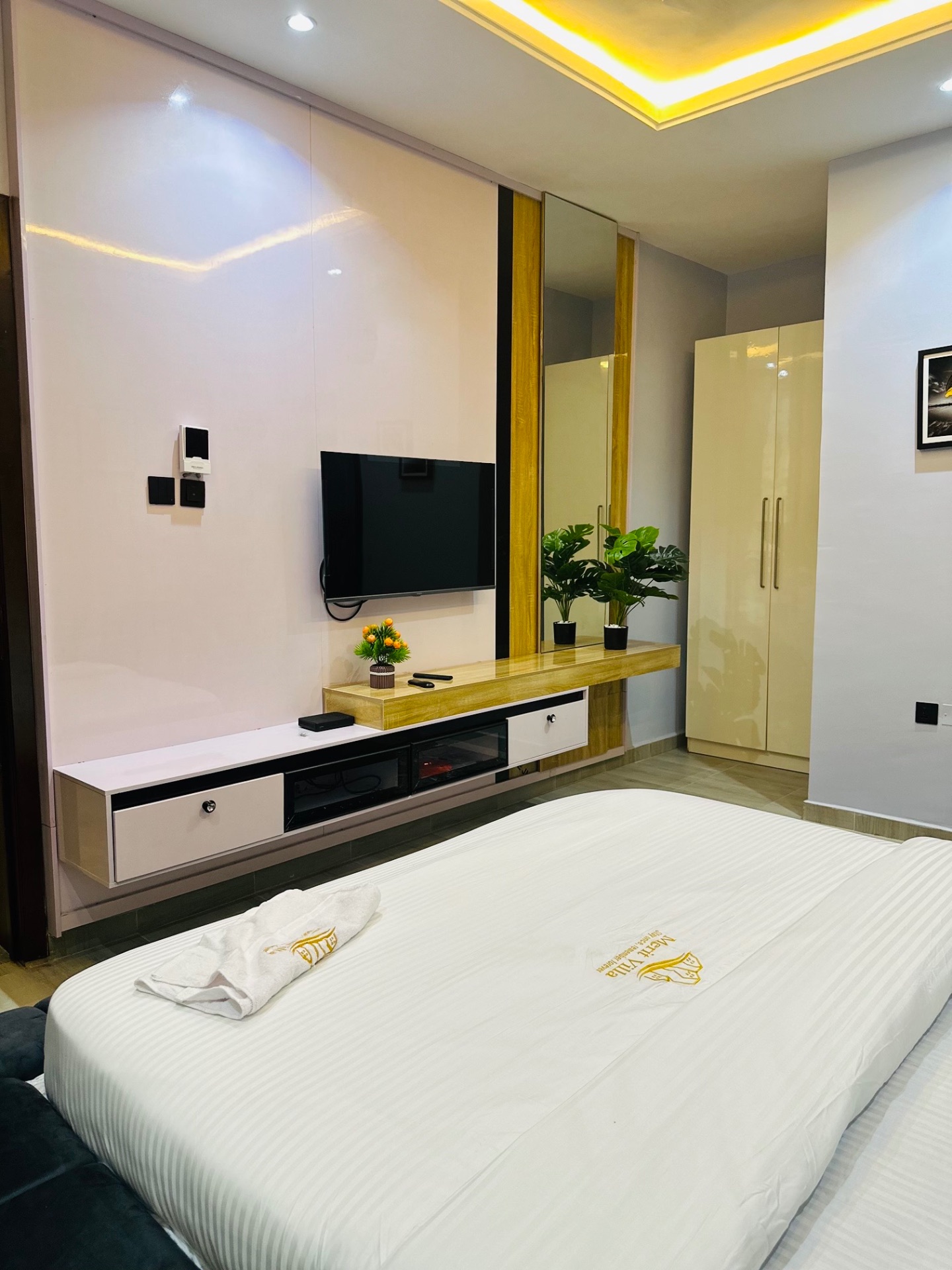 2 Bedroom Duplex 1 interior 8