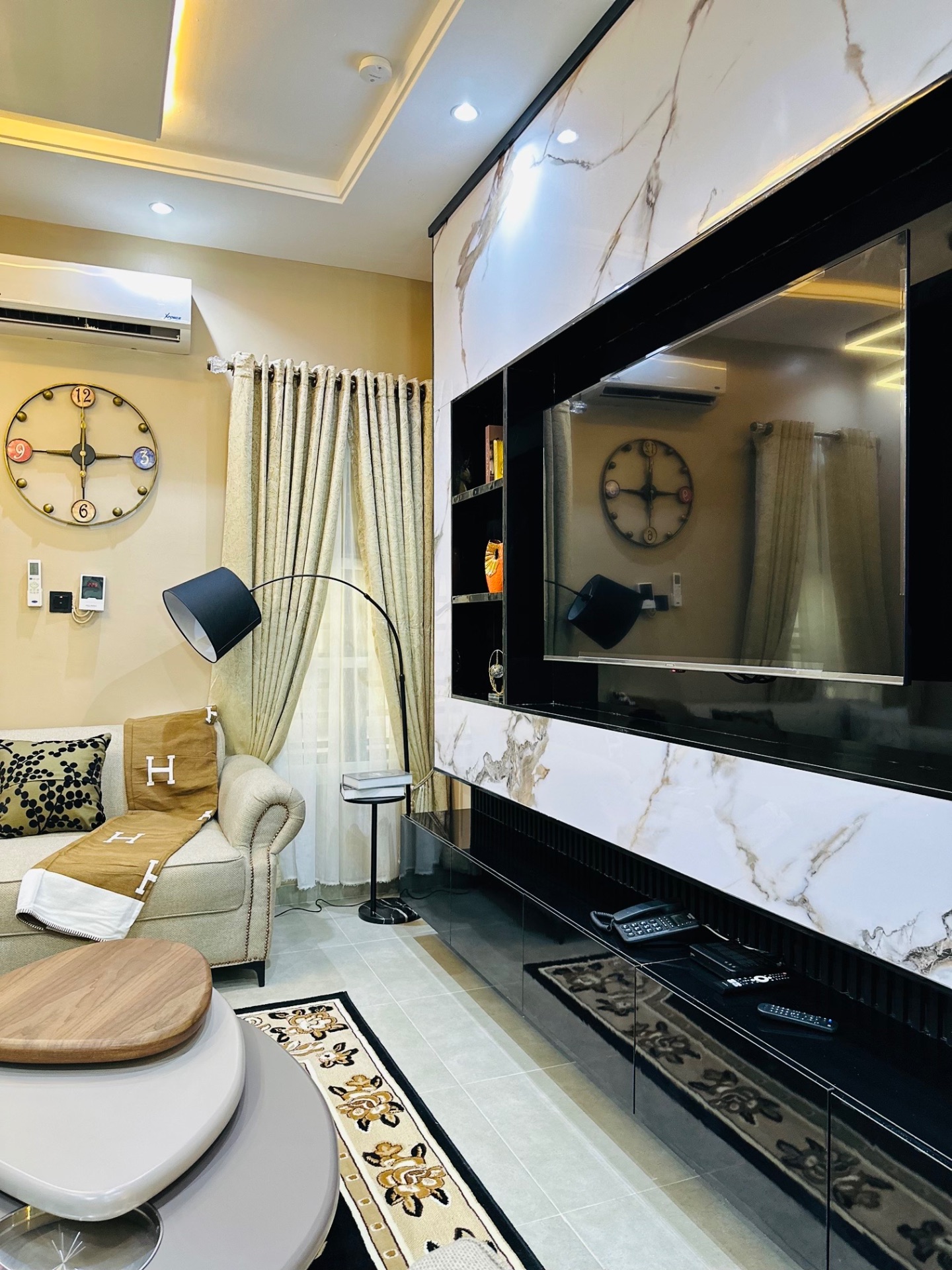 2 Bedroom Duplex 2 interior 4